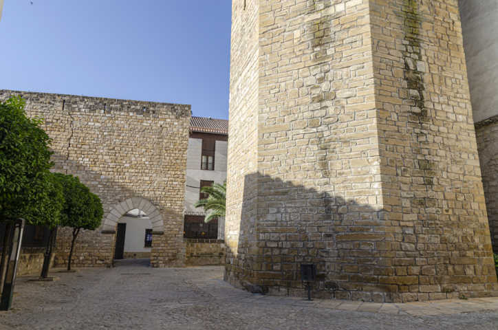 Jaén - Úbeda 092 - murallas.jpg